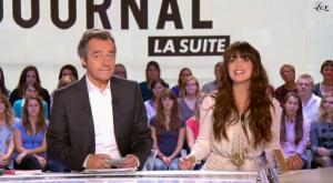 Charlotte Le Bon dans le Grand Journal De Canal Plus - 29/09/10 - 2