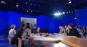 Elise Chassaing dans le Grand Journal De Canal Plus - 11/06/09 - 7