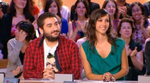 Elise Chassaing dans le Grand Journal De Canal Plus - 15/06/10 - 1