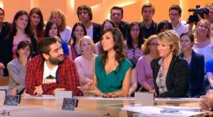 Elise Chassaing dans le Grand Journal De Canal Plus - 15/06/10 - 3