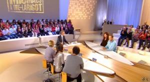 Elise Chassaing dans le Grand Journal De Canal Plus - 19/10/09 - 2