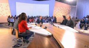 Elise Chassaing dans le Grand Journal De Canal Plus - 20/10/09 - 5