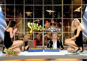 Le Veline, Lucia Galeone et Vera Atyushkina dans Striscia La Notizia - 28/01/05 - 3