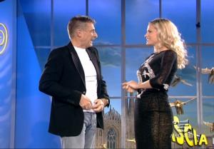 Michelle Hunziker dans Striscia La Notizia - 27/11/06 - 4