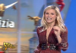 Michelle Hunziker dans Striscia La Notizia - 28/11/06 - 2