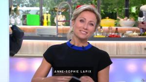 Anne-Sophie Lapix dans C à Vous - 23/05/16 - 01