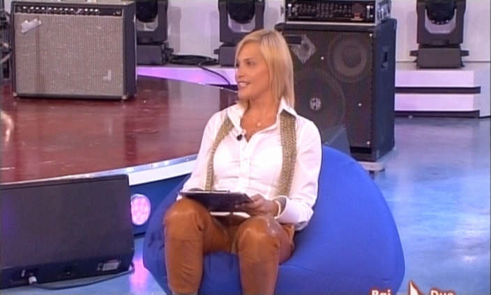 Simona Ventura dans Quellii Che Il Calcio. Diffusé à la télévision le 30/12/07.