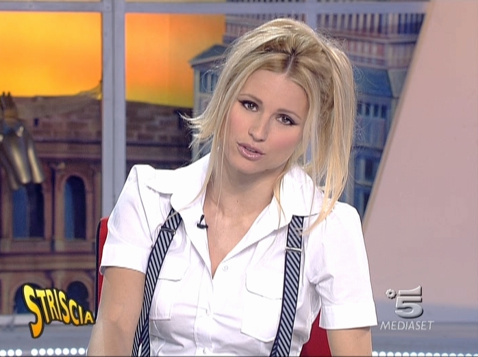 Michelle Hunziker dans Striscia La Notizia. Diffusé à la télévision le 31/01/08.