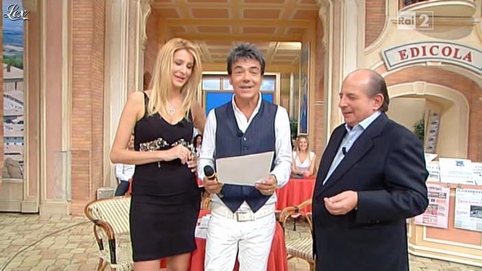 Adriana Volpe dans I Fatti Vostri. Diffusé à la télévision le 26/10/11.