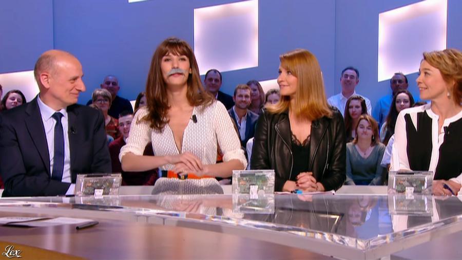 Valérie Amarou et Doria Tillier dans le Grand Journal de Canal Plus. Diffusé à la télévision le 04/03/14.