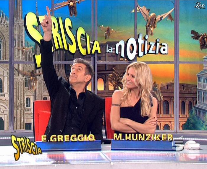 Michelle Hunziker dans Striscia la Notizia. Diffusé à la télévision le 21/03/09.