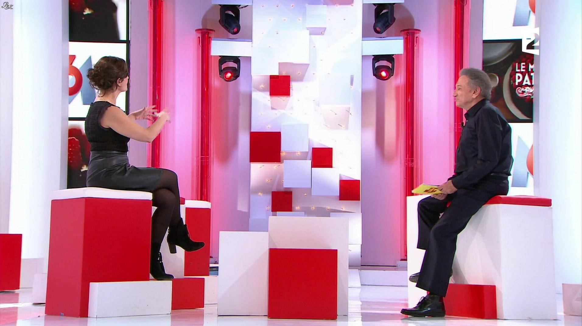 Faustine Bollaert dans Vivement la Télé. Diffusé à la télévision le 31/01/17.