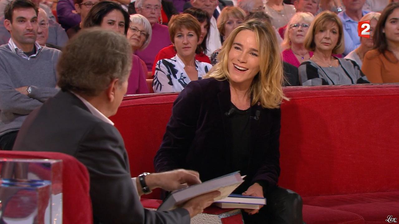 Géraldine Danon dans Vivement Dimanche. Diffusé à la télévision le 08/11/15.
