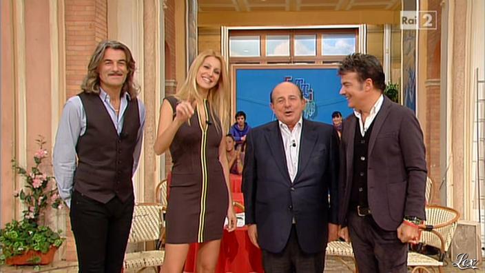 Adriana Volpe dans I Fatti Vostri. Diffusé à la télévision le 29/11/12.
