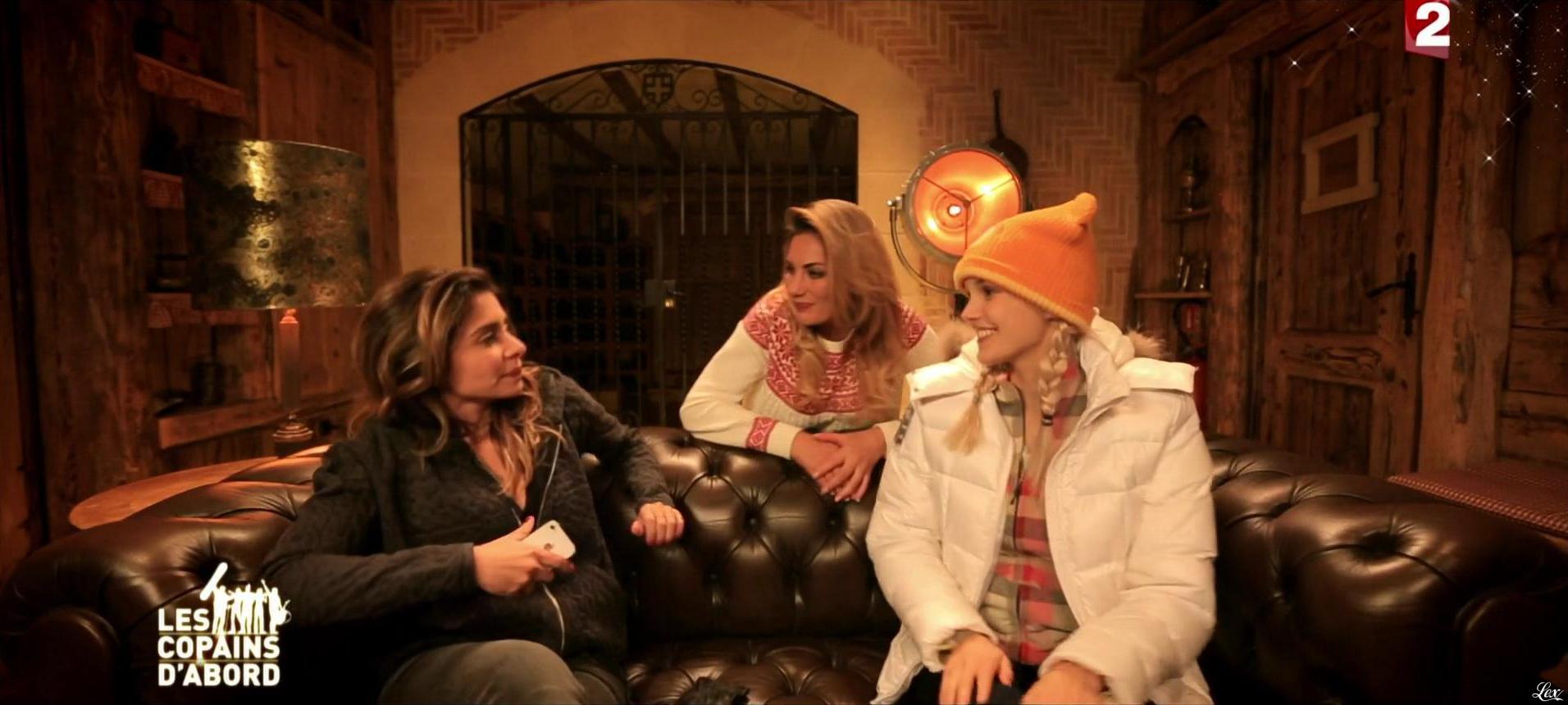Camille Lou, Julie Zenatti et Ariane Brodier dans les Copains d'Abord Font du Ski. Diffusé à la télévision le 25/12/14.