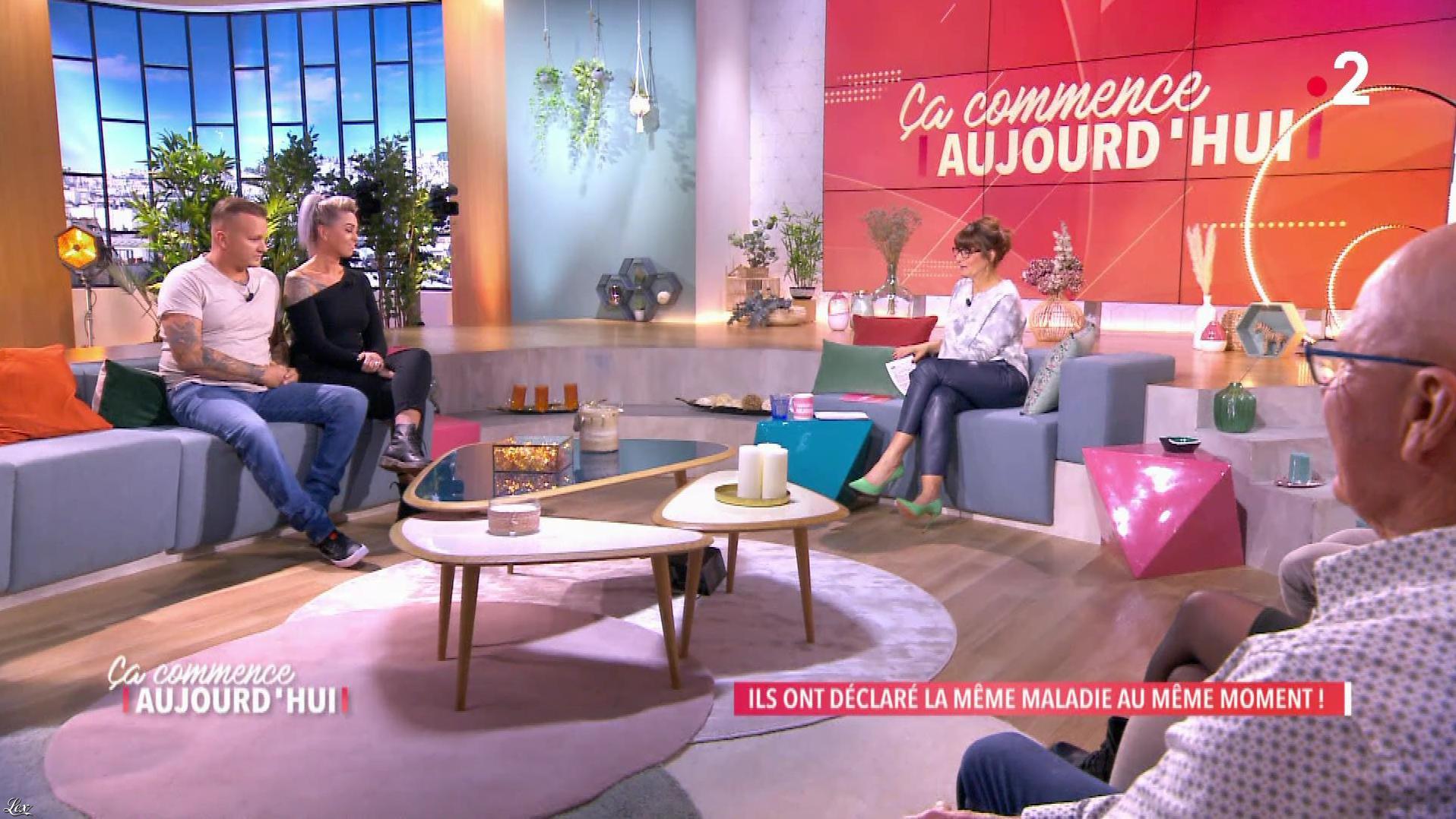 Faustine Bollaert dans Ça Commence Aujourd'hui. Diffusé à la télévision le 09/11/21.