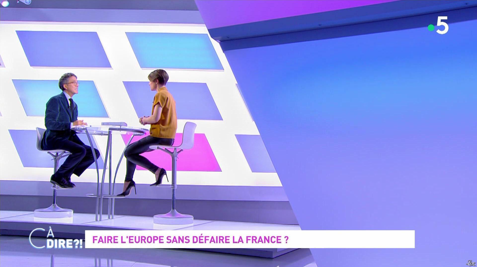 Mélanie Taravant dans C à Dire. Diffusé à la télévision le 02/11/21.