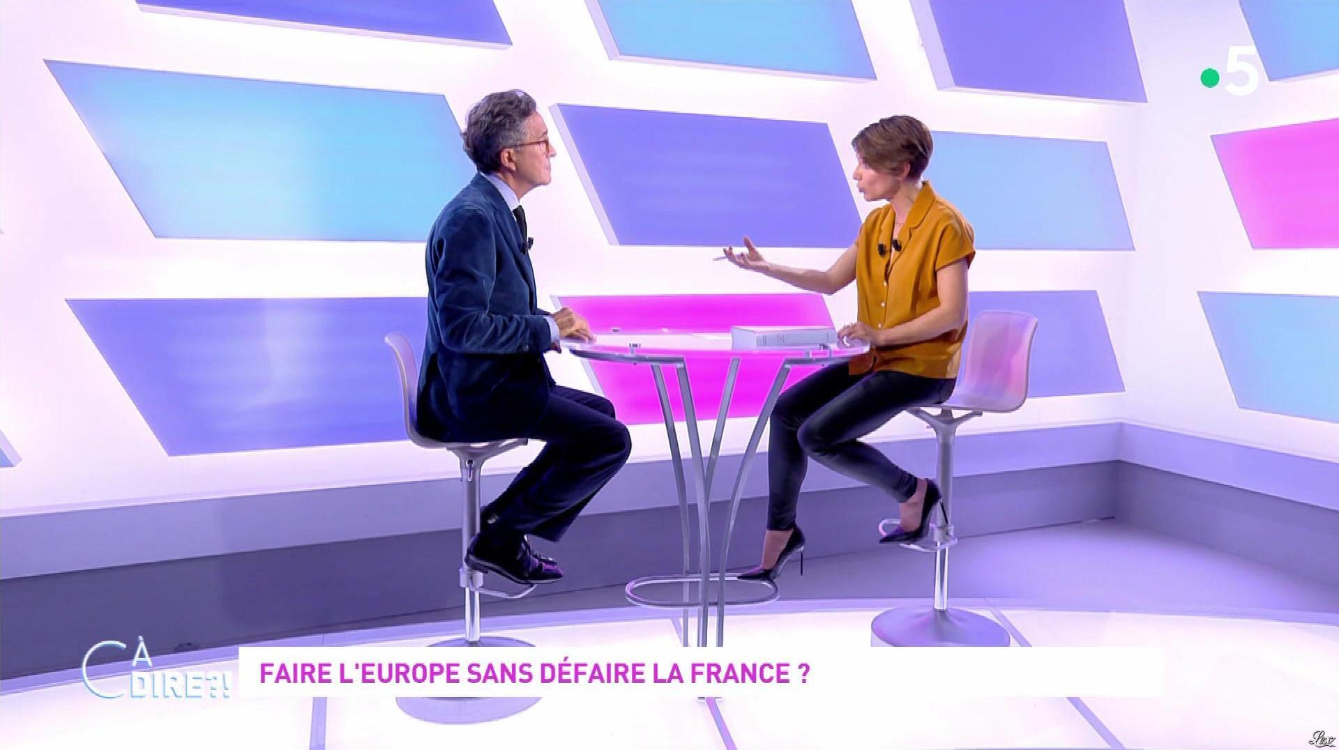 Mélanie Taravant dans C à Dire. Diffusé à la télévision le 02/11/21.