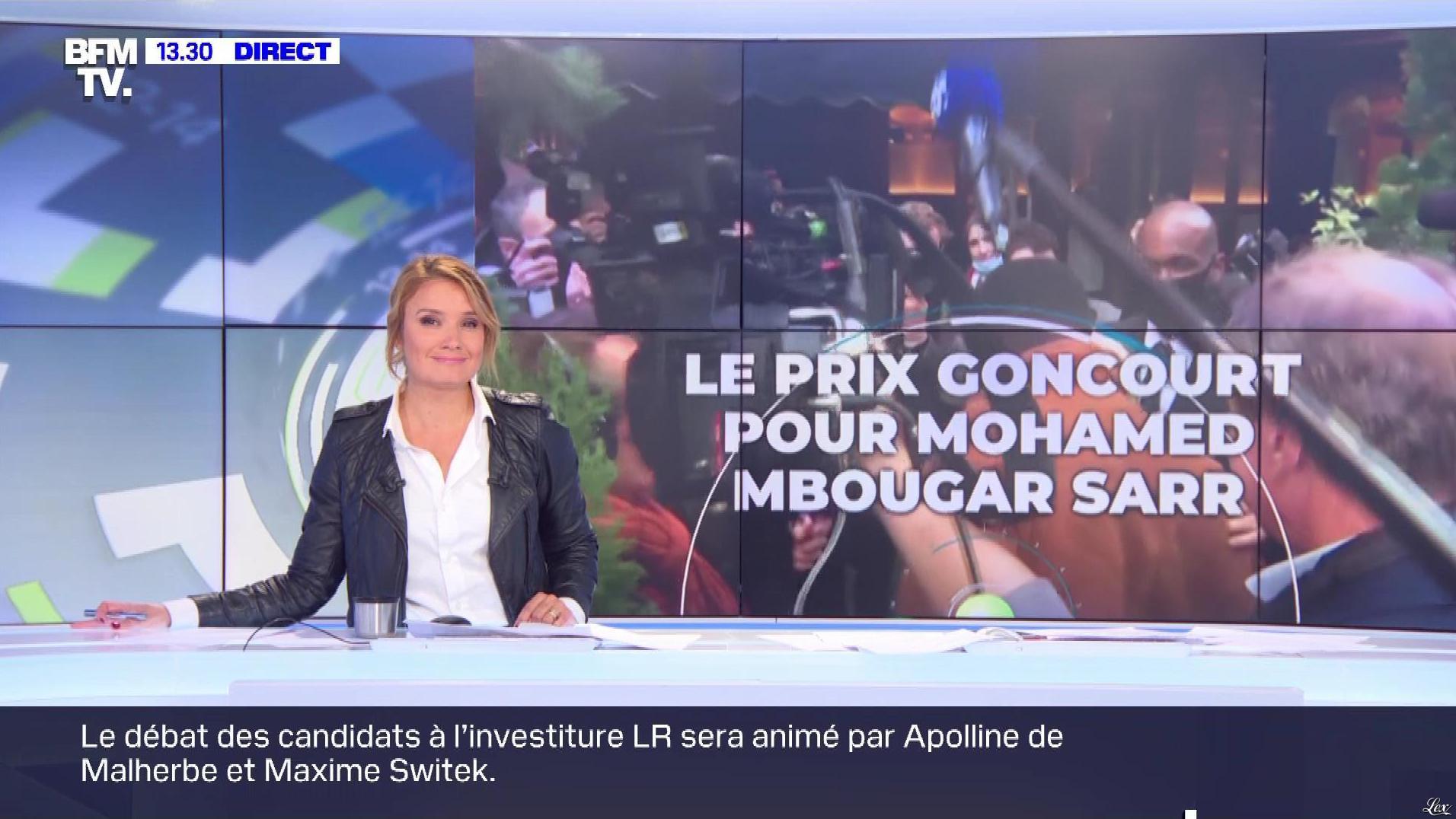 Pascale De La Tour Du Pin dans le Dej Info. Diffusé à la télévision le 03/11/21.