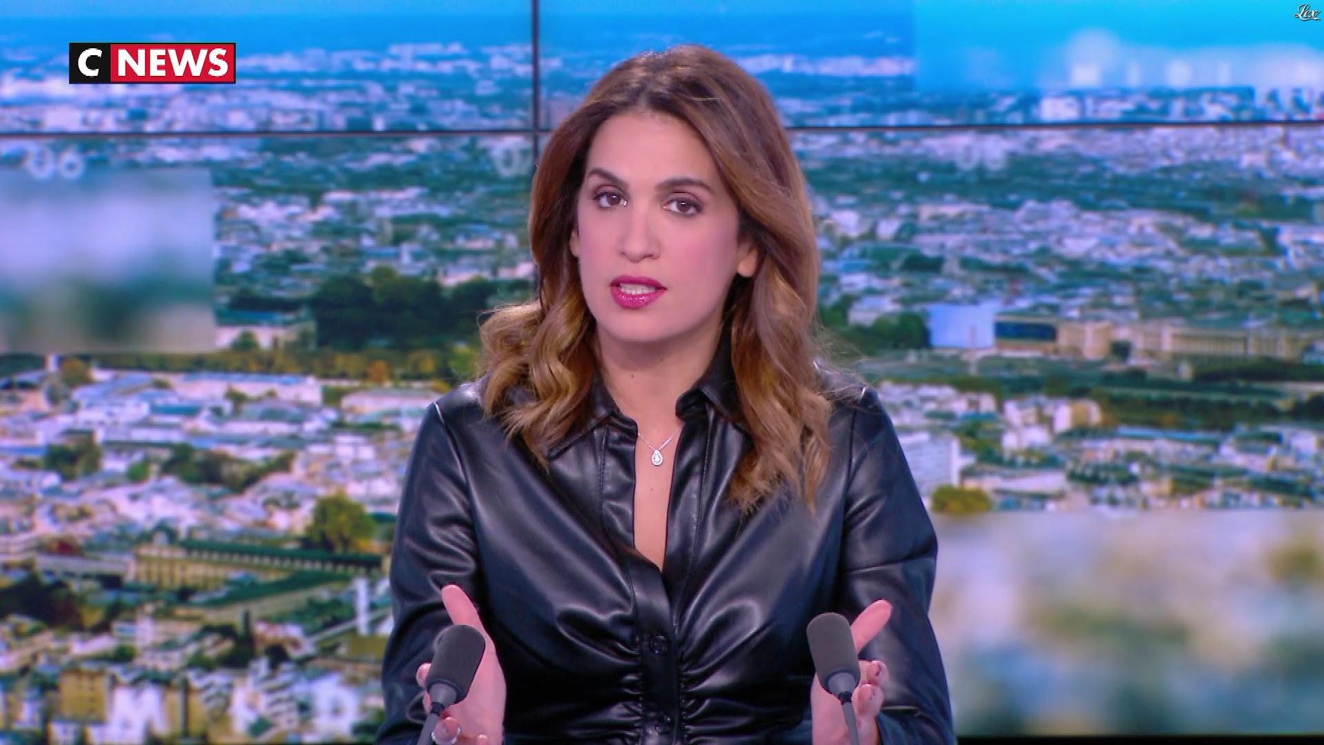 Sonia Mabrouk dans Midi News. Diffusé à la télévision le 20/10/21.